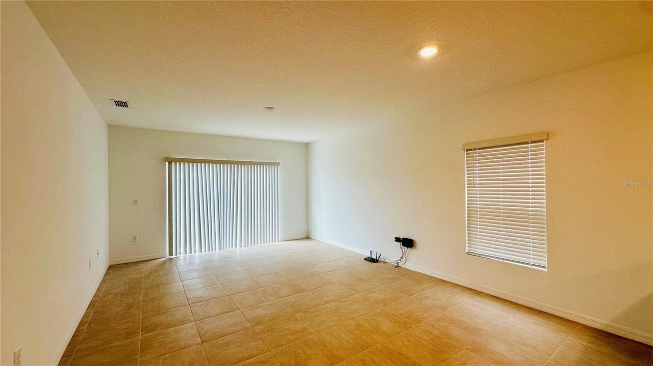 2627 Fernleaf St - Photo 7 of 25