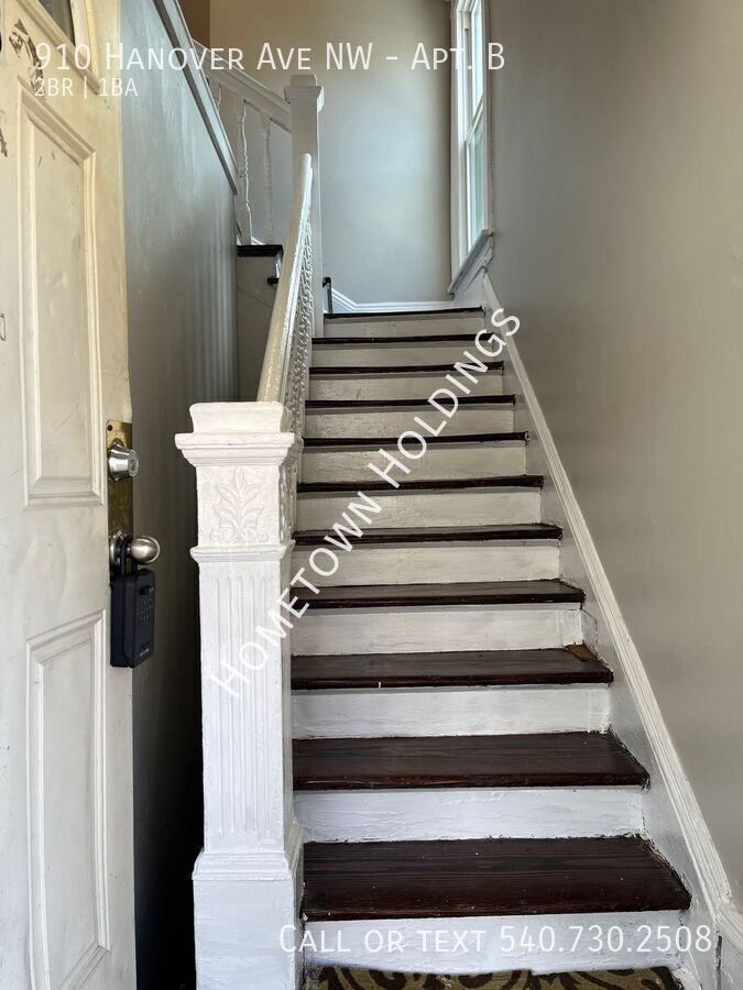 910 Hanover Ave Nw #B - Photo 2 of 6