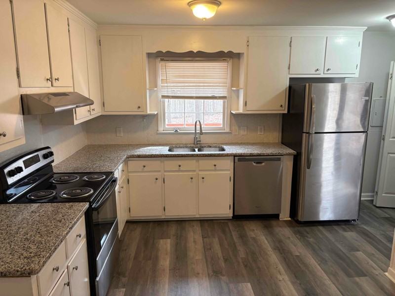 720 Clarion Dr - Photo 2 of 37