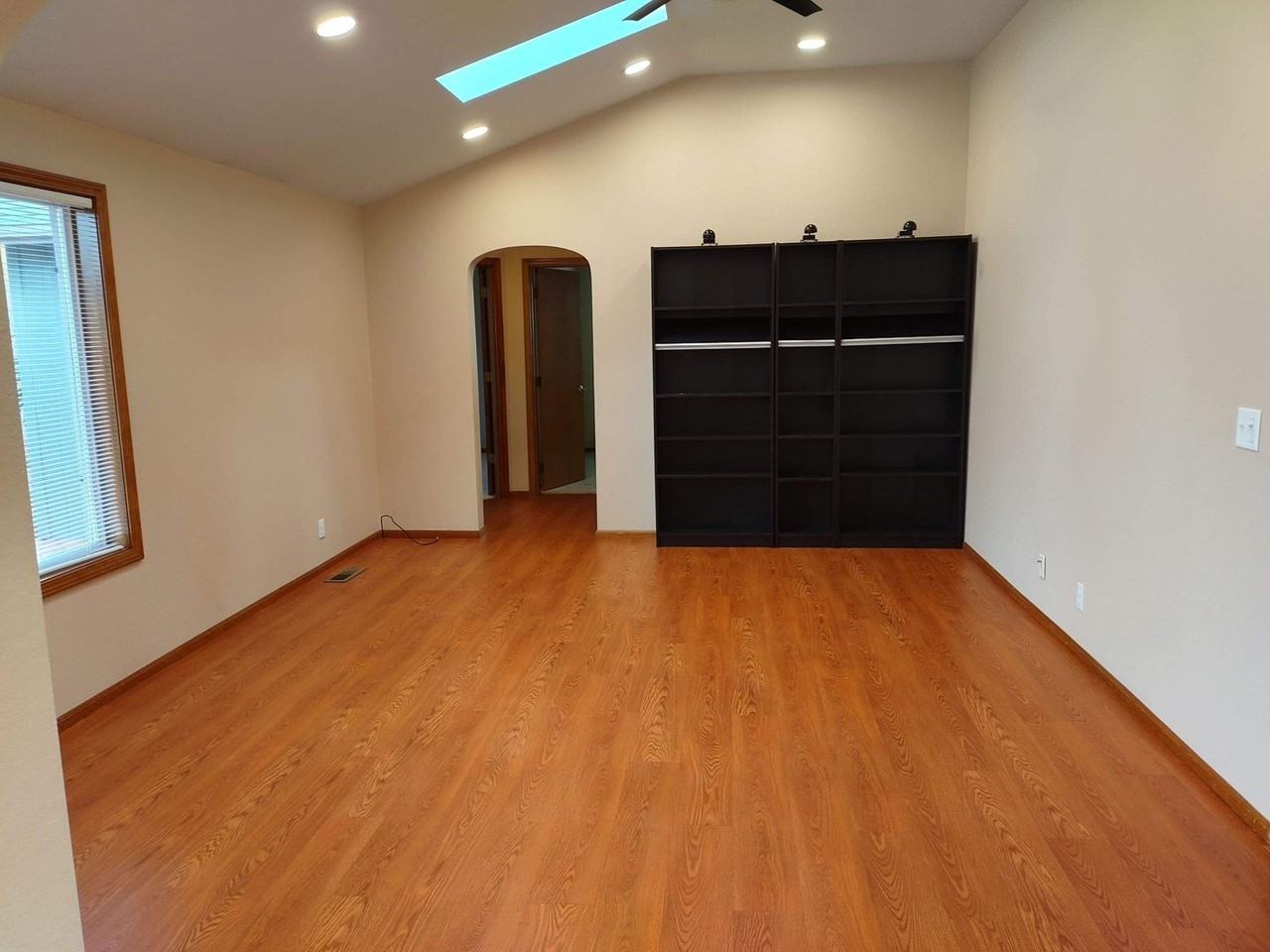 986 Chateau Meadows Dr - Photo 3 of 12