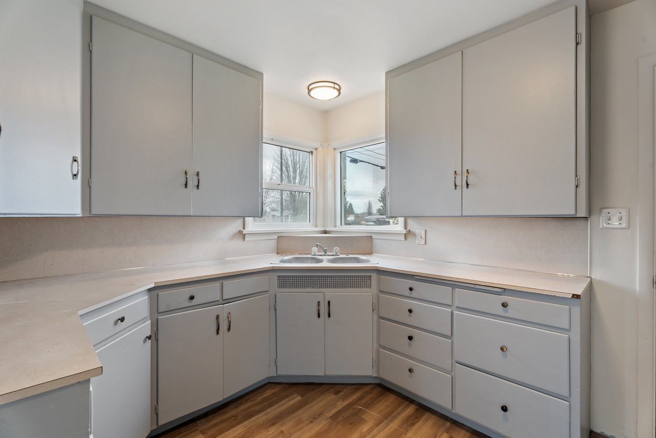 70 Ne Rose St #A - Photo 2 of 13