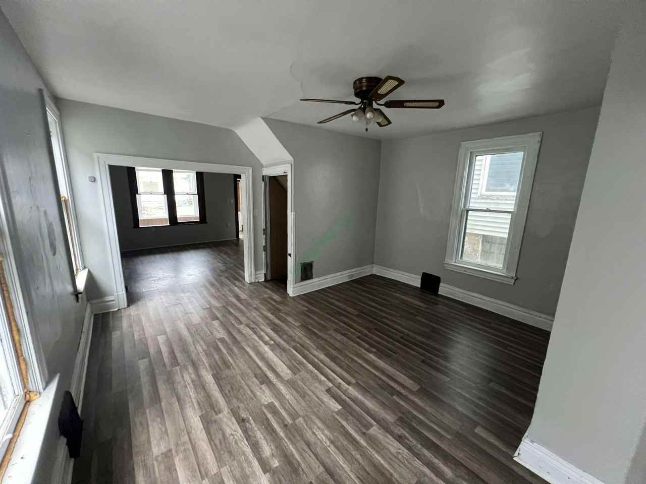 11 E Gaskill Ave - Photo 2 of 17