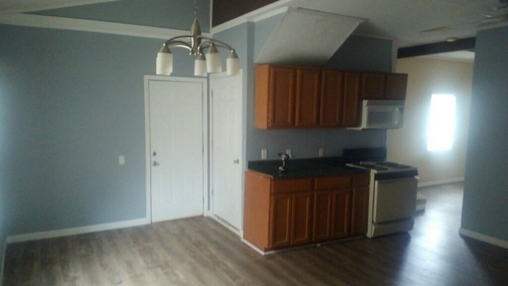 1539 Grant St - Photo 2 of 23