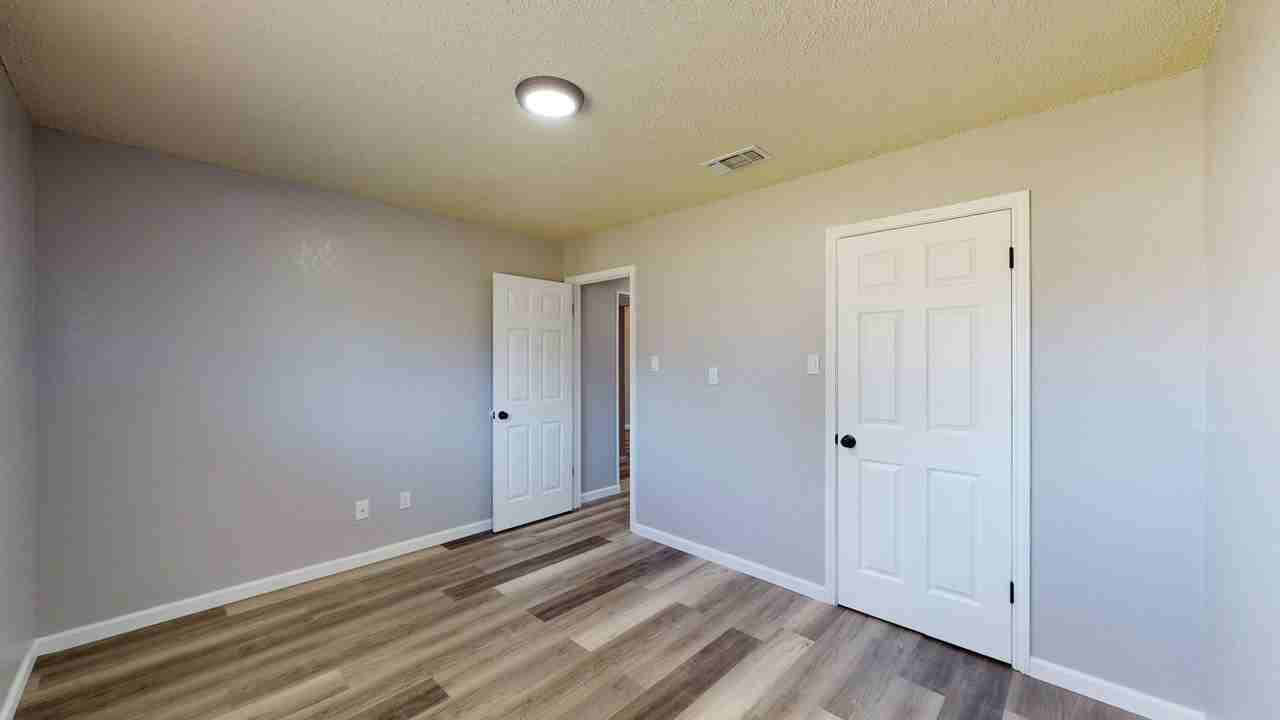 209 W Dove Ln #B - Photo 6 of 13