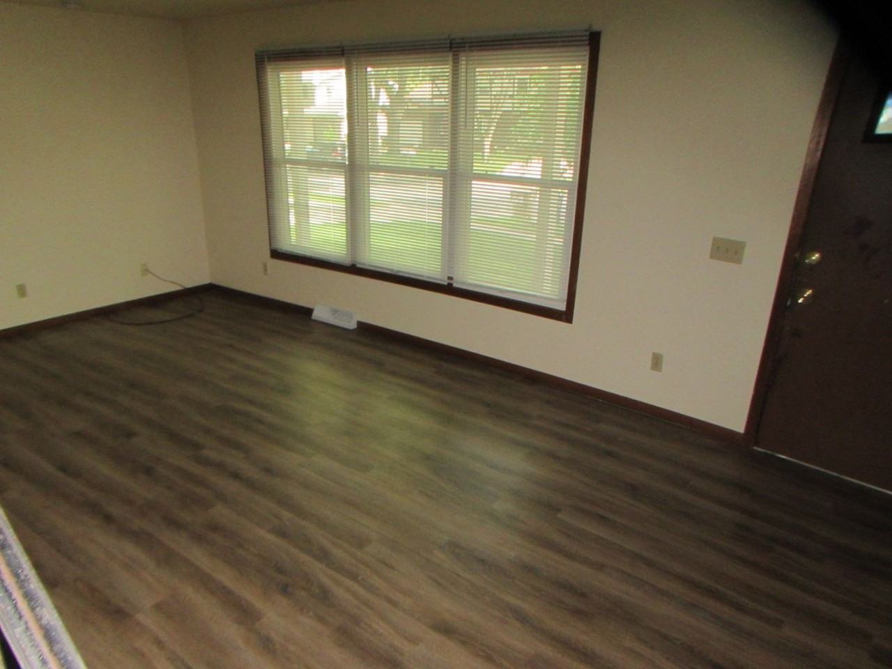 4534 Stein Ave - Photo 6 of 20