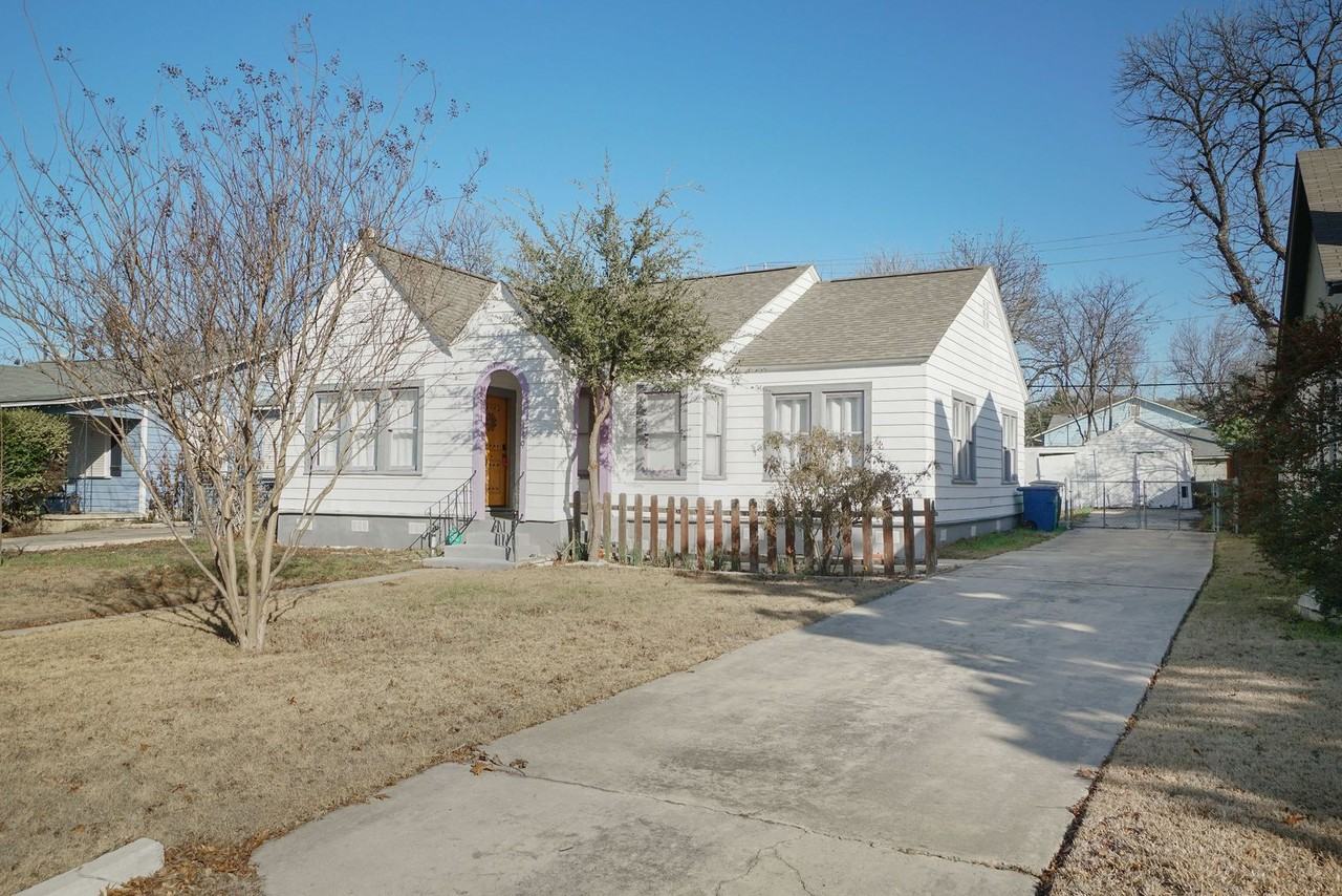 119 Meredith Dr - Photo 2 of 16