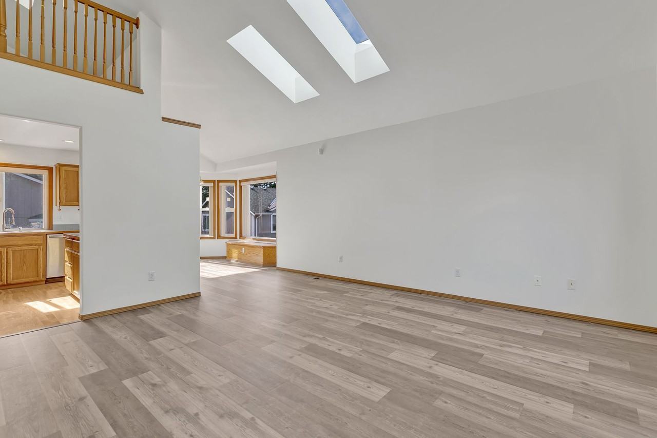 1518 200th Street Ct E - Photo 5 of 29