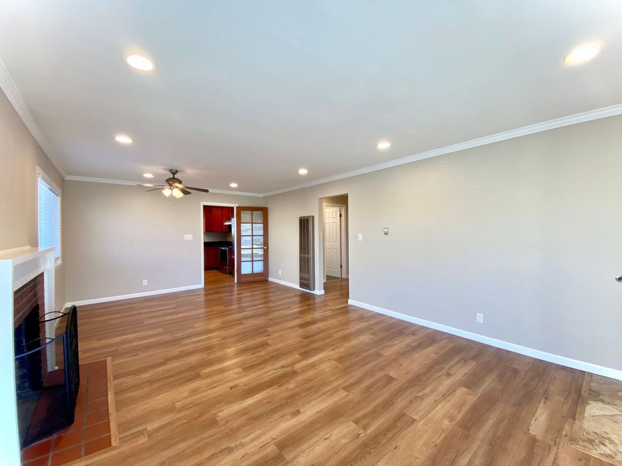 4658 Ridpath St - Photo 3 of 18