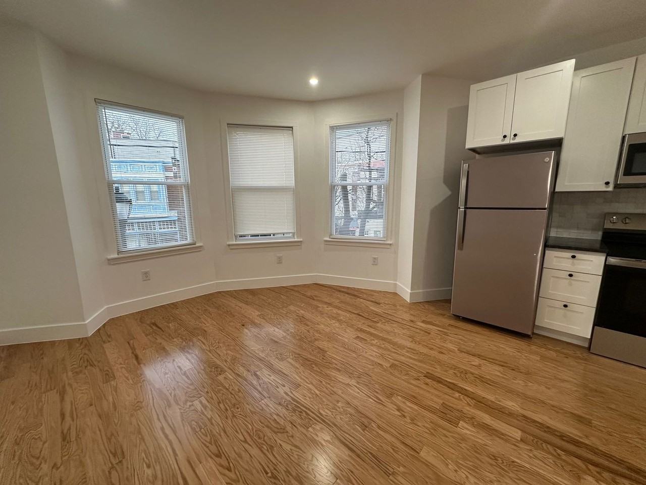 6336 Germantown Ave - Photo 3 of 23