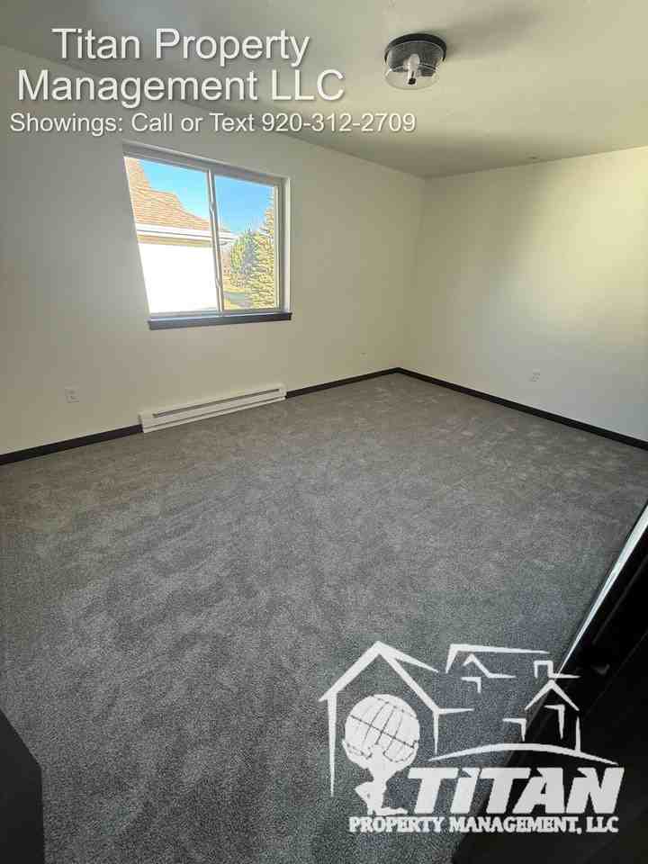 N7353 Spring St, Fond du lac - Photo 2 of 8