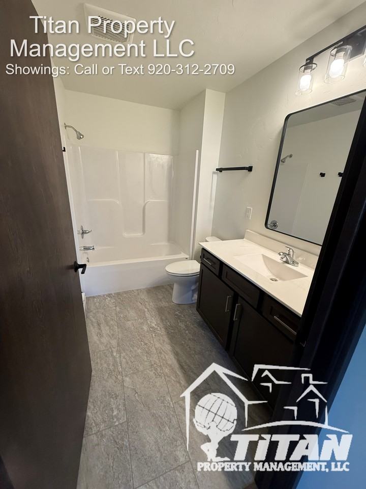 N7353 Spring St, Fond du lac - Photo 3 of 8