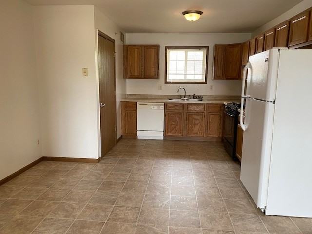 3555 Ash Street - Photo 3 of 25