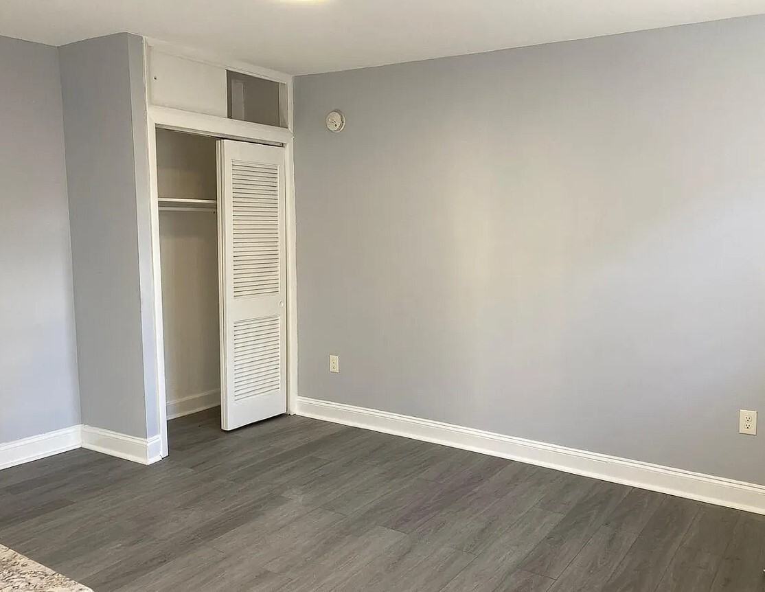 1913 South 20th Street - Photo 6 of 12