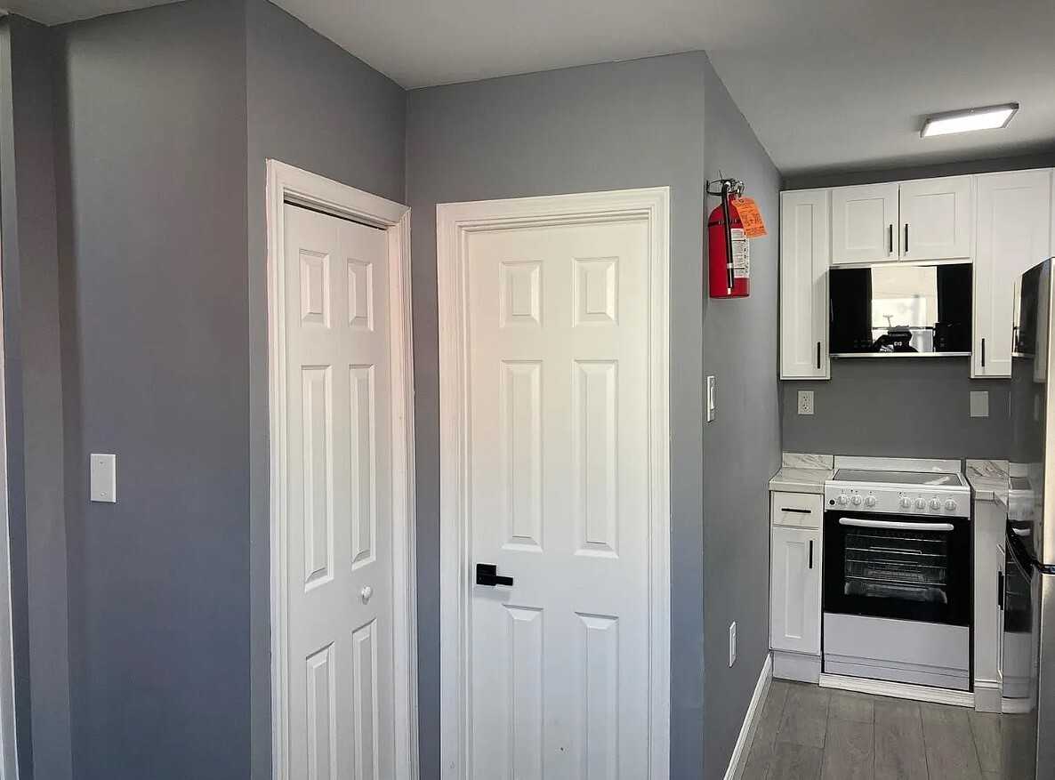 6401 Saybrook Avenue - Photo 2 of 13