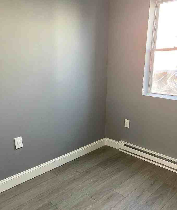 6401 Saybrook Avenue - Photo 5 of 13