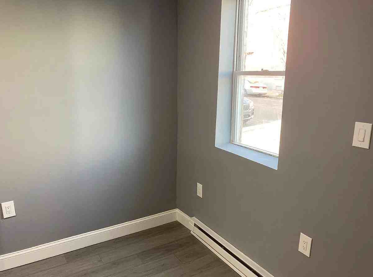 6401 Saybrook Avenue - Photo 6 of 13
