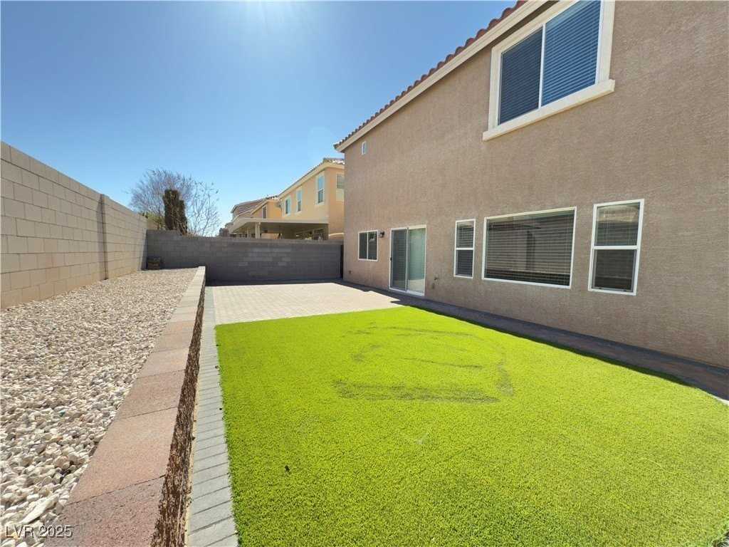 10588 Parthenon Street - Photo 5 of 43