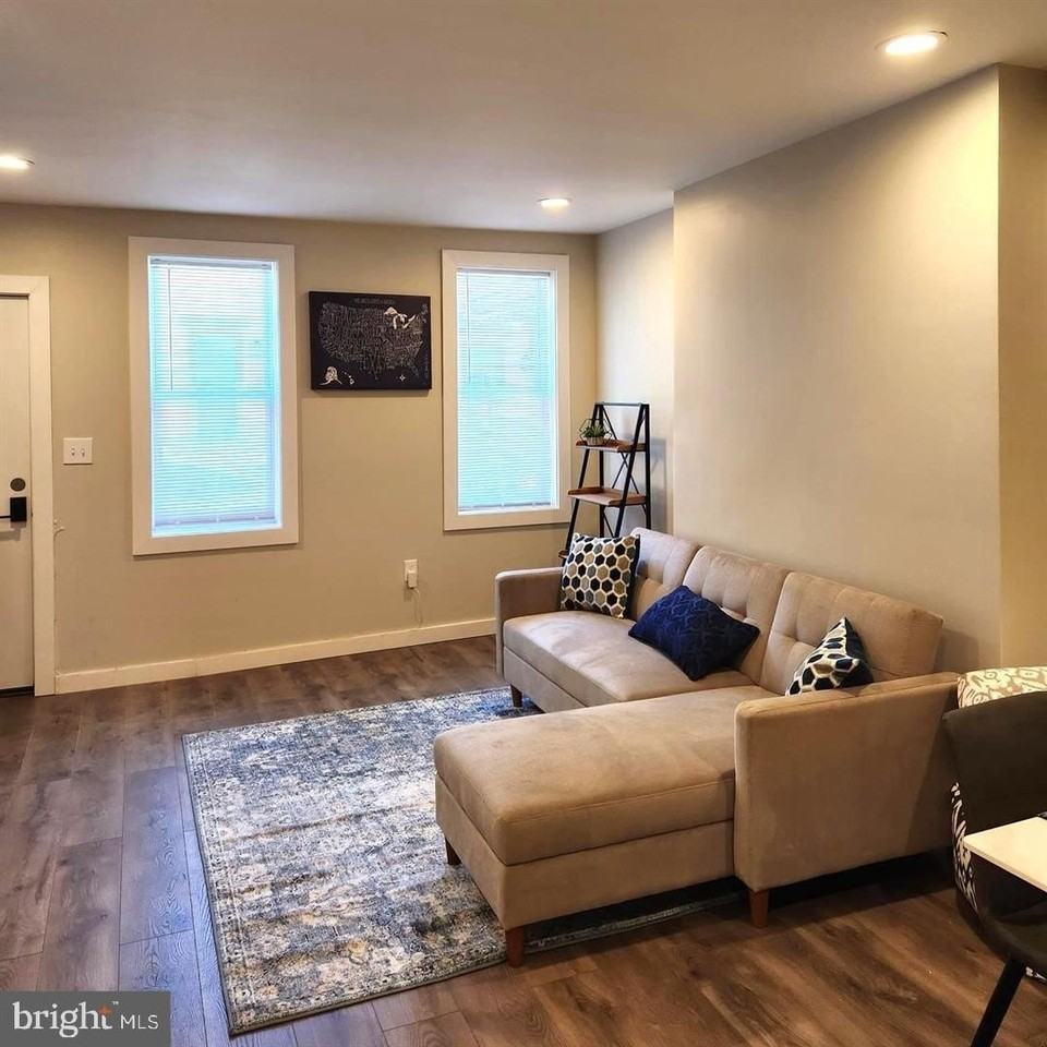 1247 South Newkirk Street - Photo 3 of 20