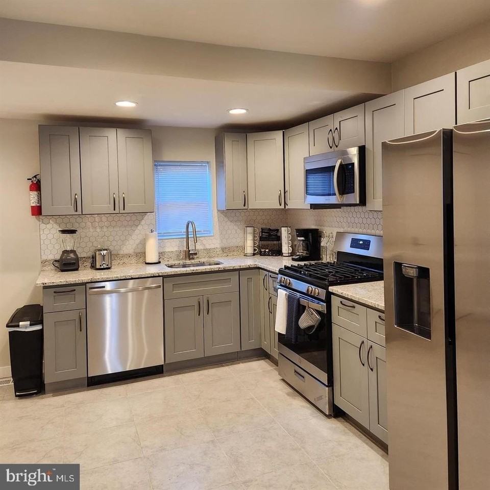 1247 South Newkirk Street - Photo 5 of 20