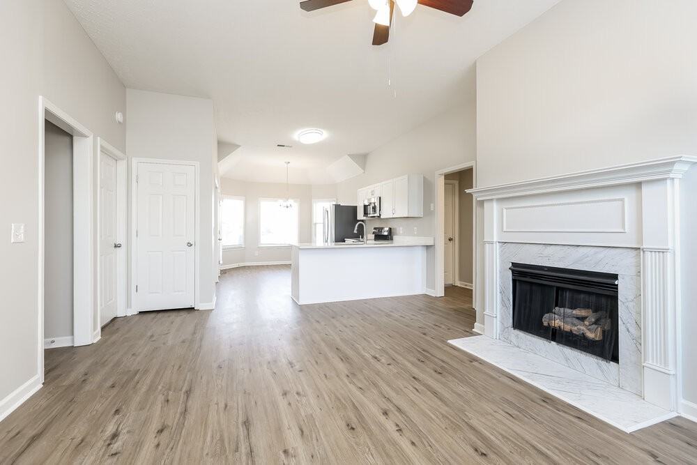 513 Waterford Pl - Photo 5 of 17