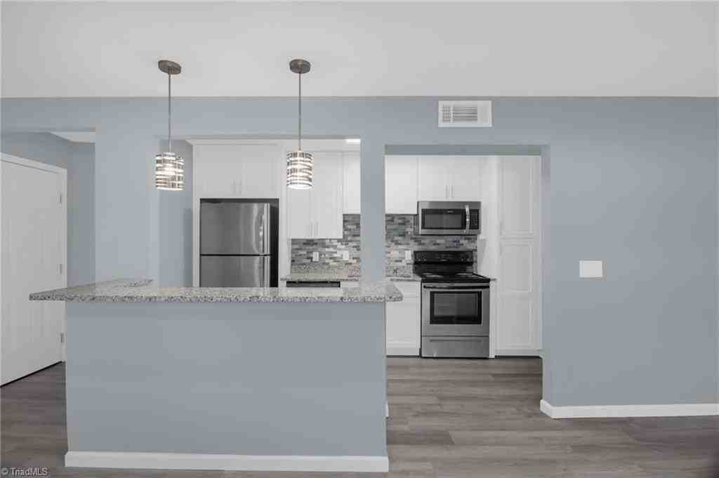 105 Dahl St - Photo 5 of 34