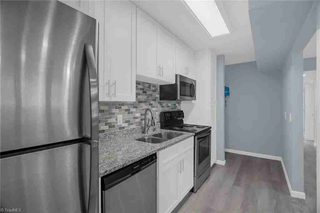 105 Dahl St - Photo 7 of 34