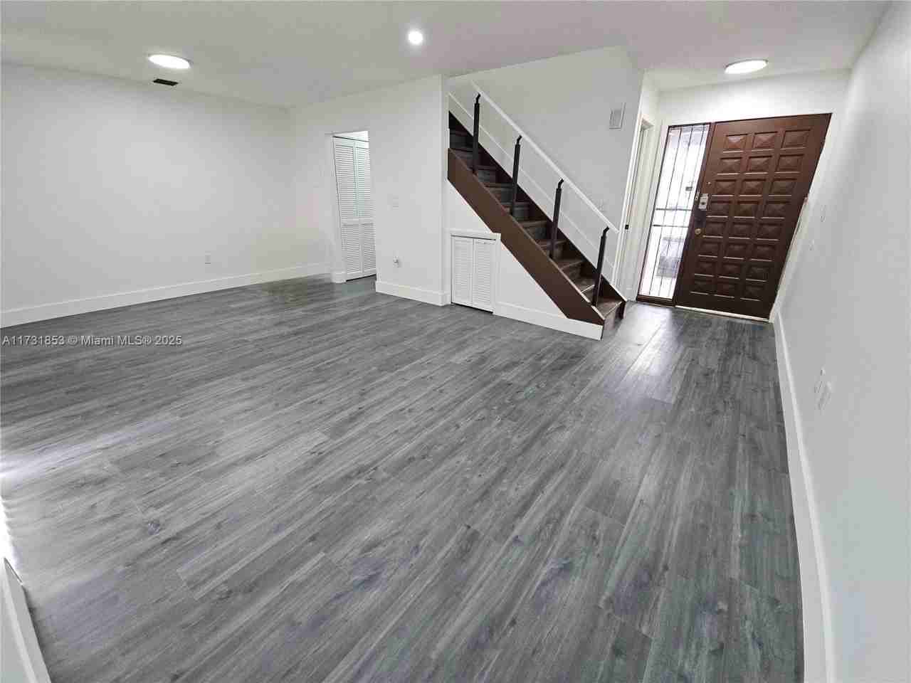 1535 Sw 122nd Ave ##7 - Photo 6 of 28