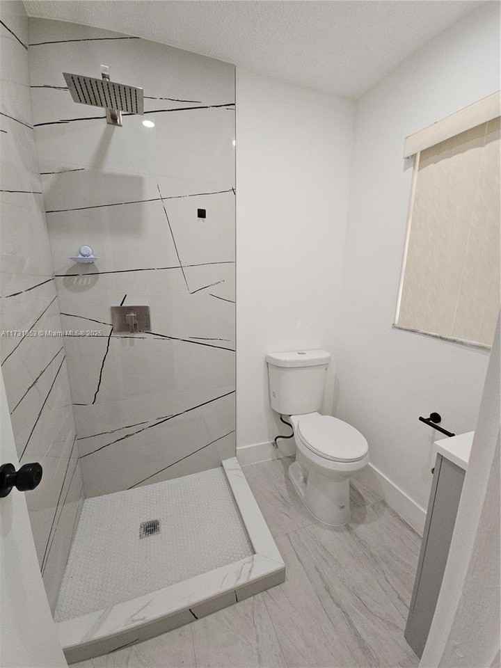 1535 Sw 122nd Ave ##7 - Photo 7 of 28