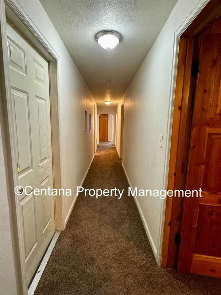 115 E Broadway - Photo 3 of 28