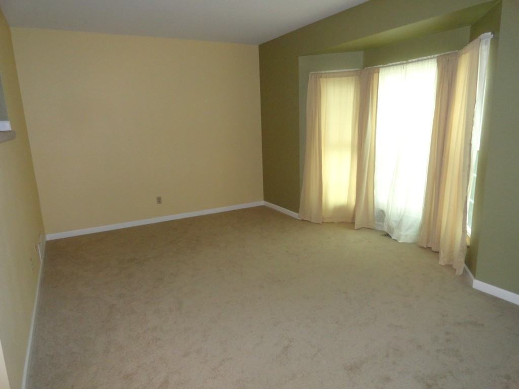 8560 Avens Cir - Photo 2 of 16