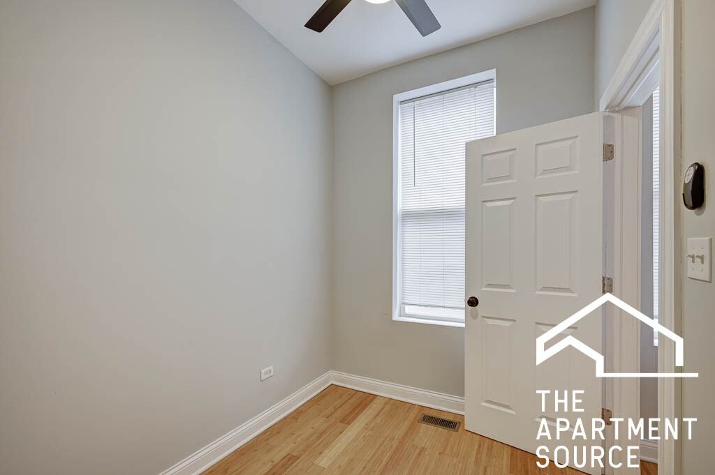 1846 W 18th St #2R - Photo 6 of 7