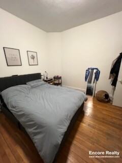 105 Queensberry St #4 - Photo 4 of 9