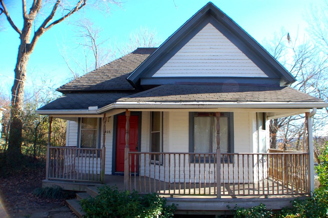 406 S Hill Ave - Photo 2 of 21