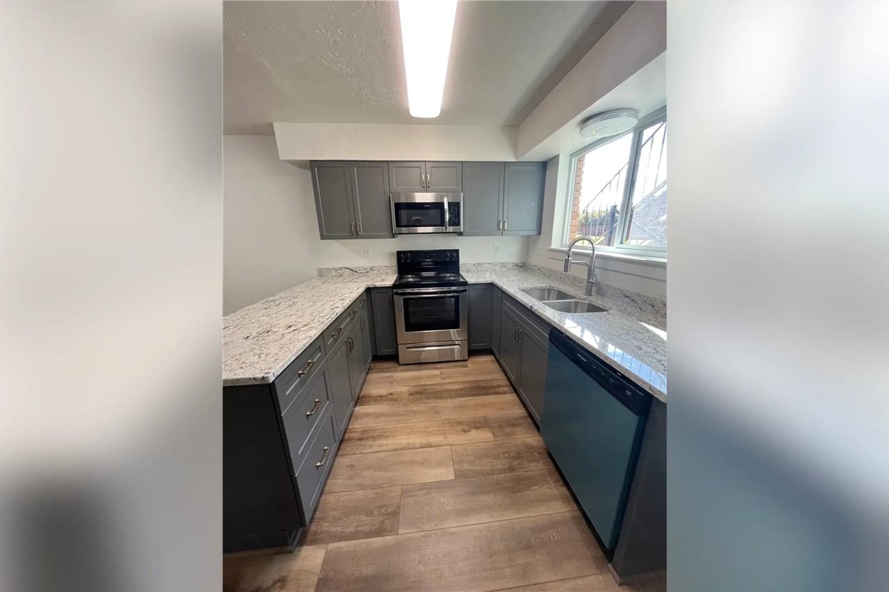 948 S 1060 E - Photo 2 of 20