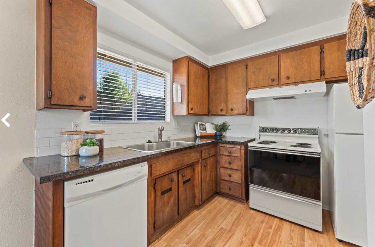 5441 Dorset Way - Photo 3 of 21