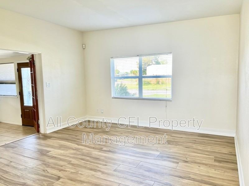1840 Brando Dr - Photo 3 of 25