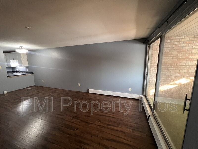 4253 W Rivers Edge Cir #8 - Photo 3 of 28