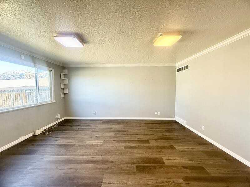 1334 E Sudbury Ave #1334ESUD - Photo 3 of 15