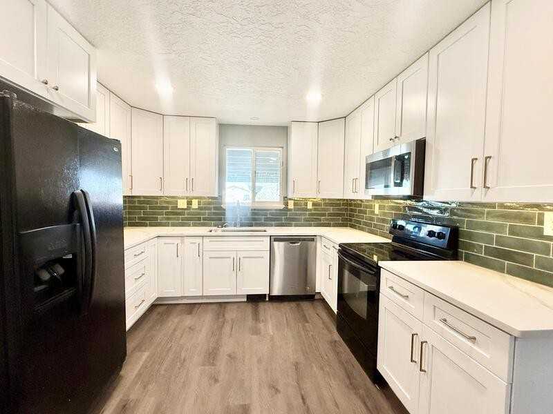 1334 E Sudbury Ave #1334ESUD - Photo 5 of 15