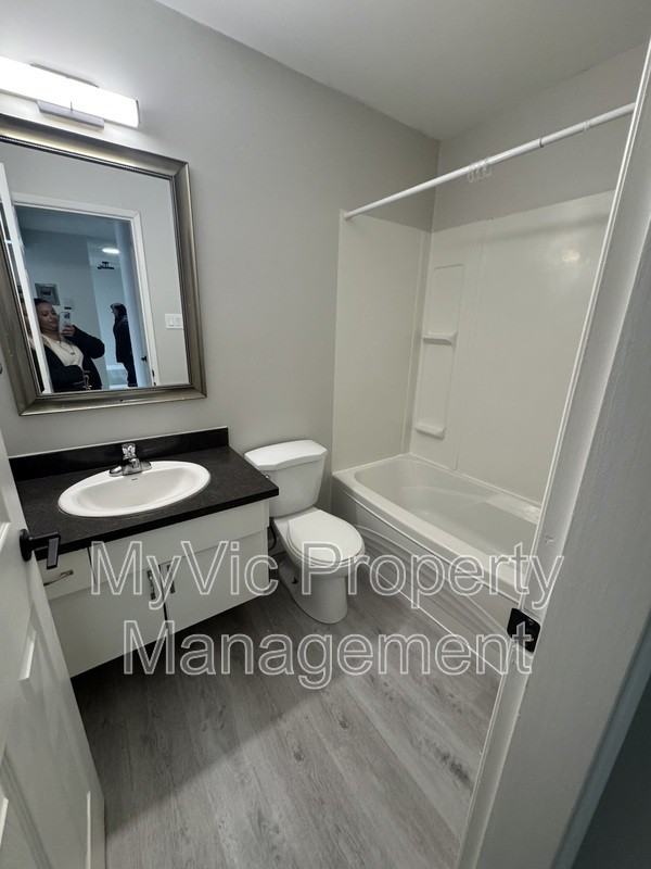 10930 53 Avenue NW - Photo 3 of 6