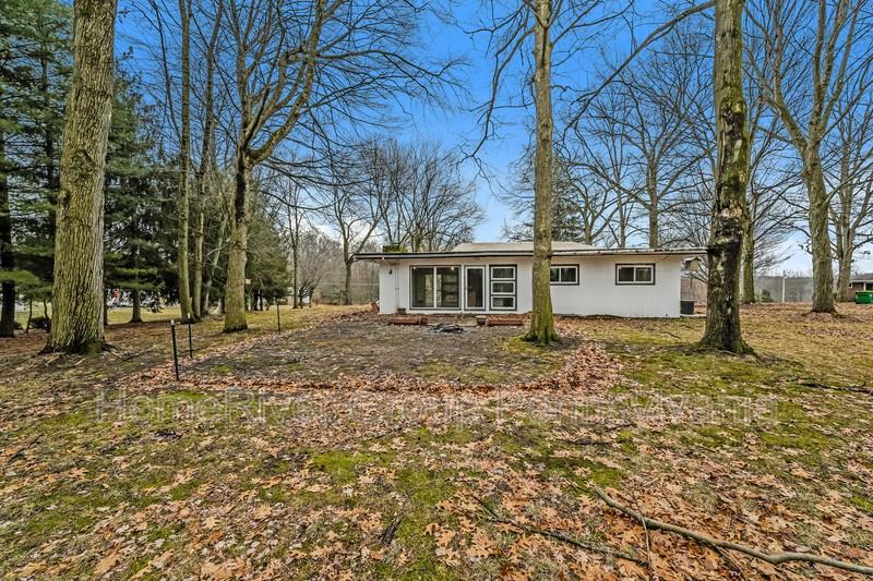 412 Sawmill Run Rd - Photo 2 of 23