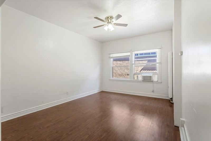 21 Westminster Ave - Photo 7 of 17