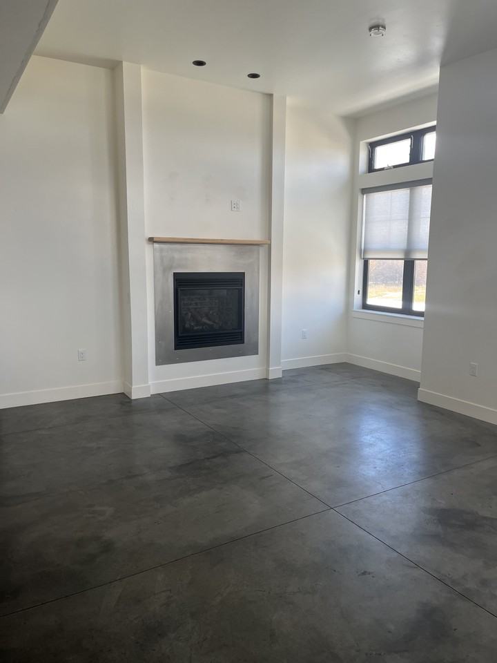 60 Beryl Ave #4A - Photo 3 of 7