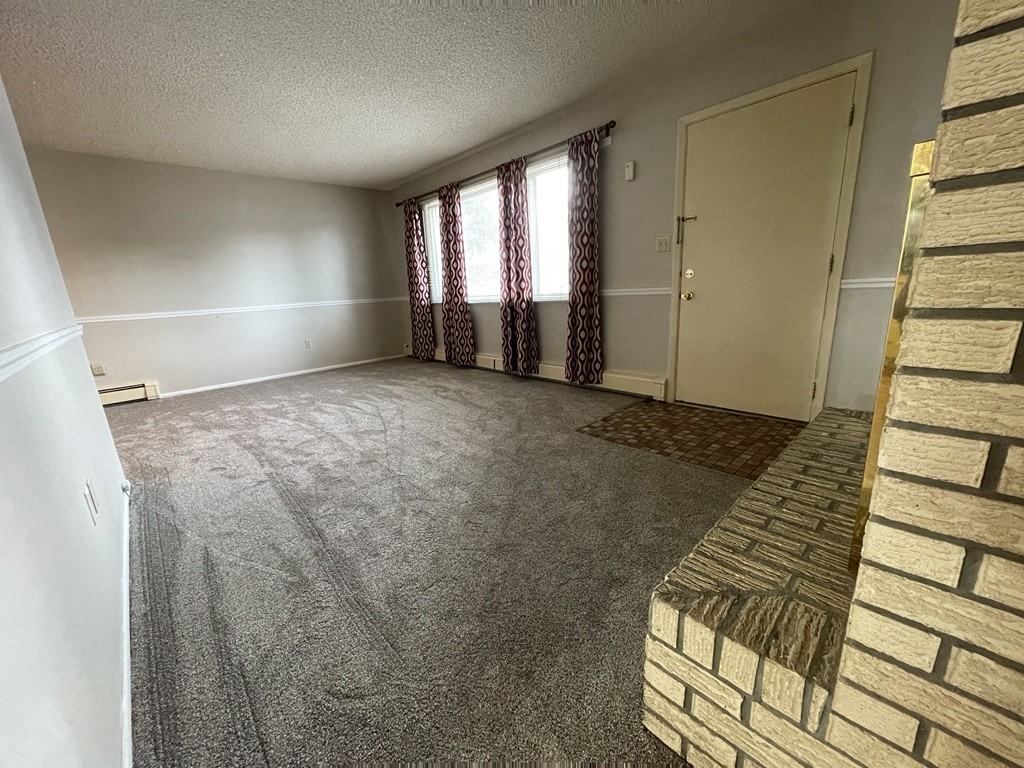 1025 Aspen Dr - Photo 3 of 19