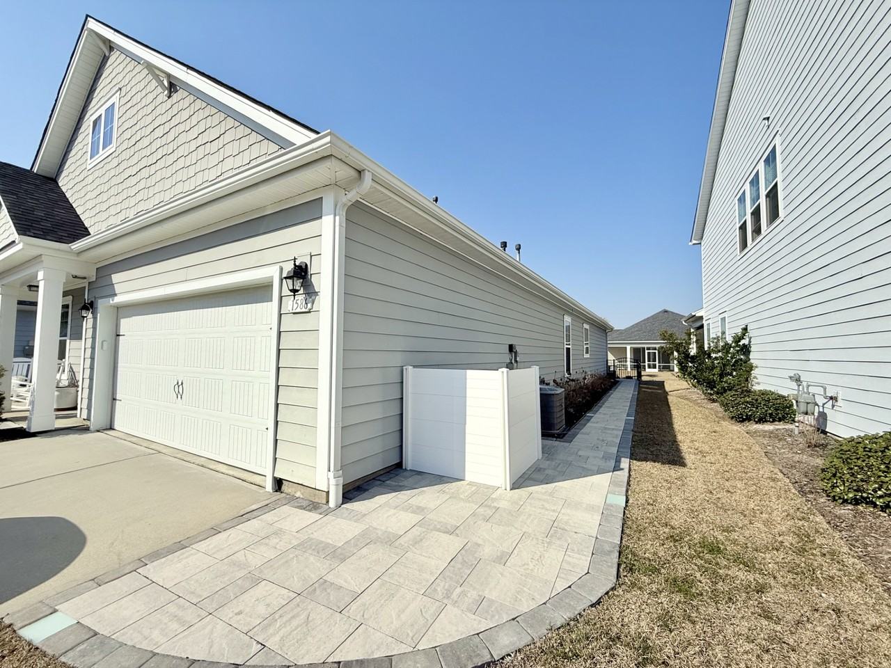 1586 Parish Way - Photo 3 of 43