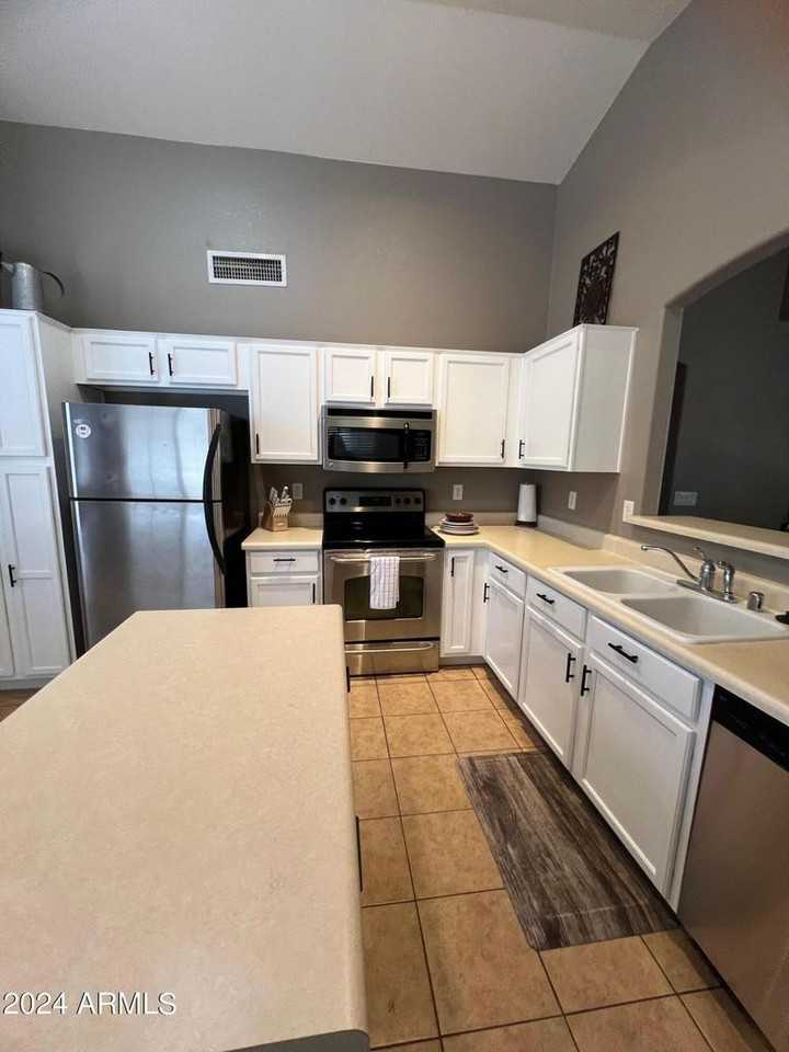 13314 W Mauna Loa Ln - Photo 6 of 13