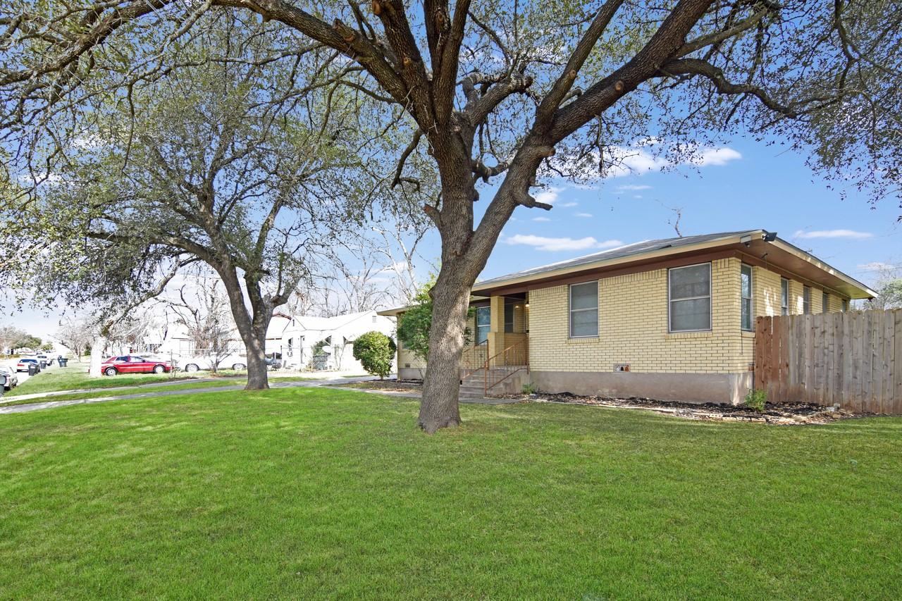 1317 S 15th St - Photo 3 of 21