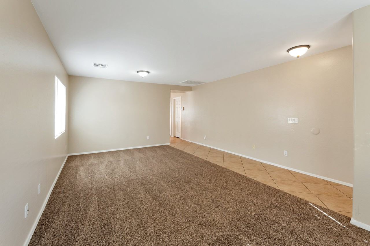 5292 E Silverbell Rd - Photo 3 of 17