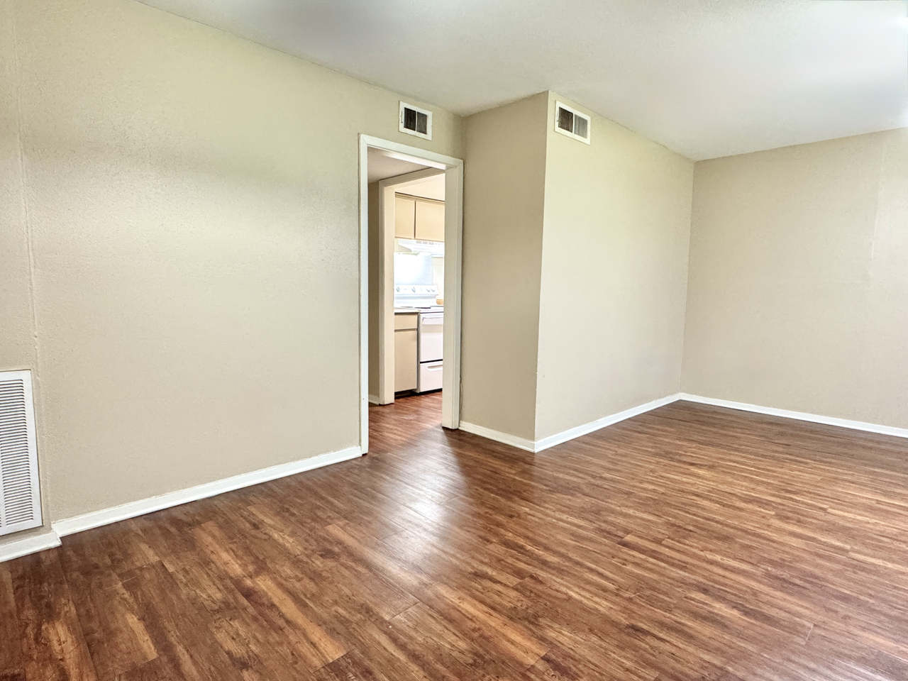 Canterbury House Apartments - Photo 7 of 102