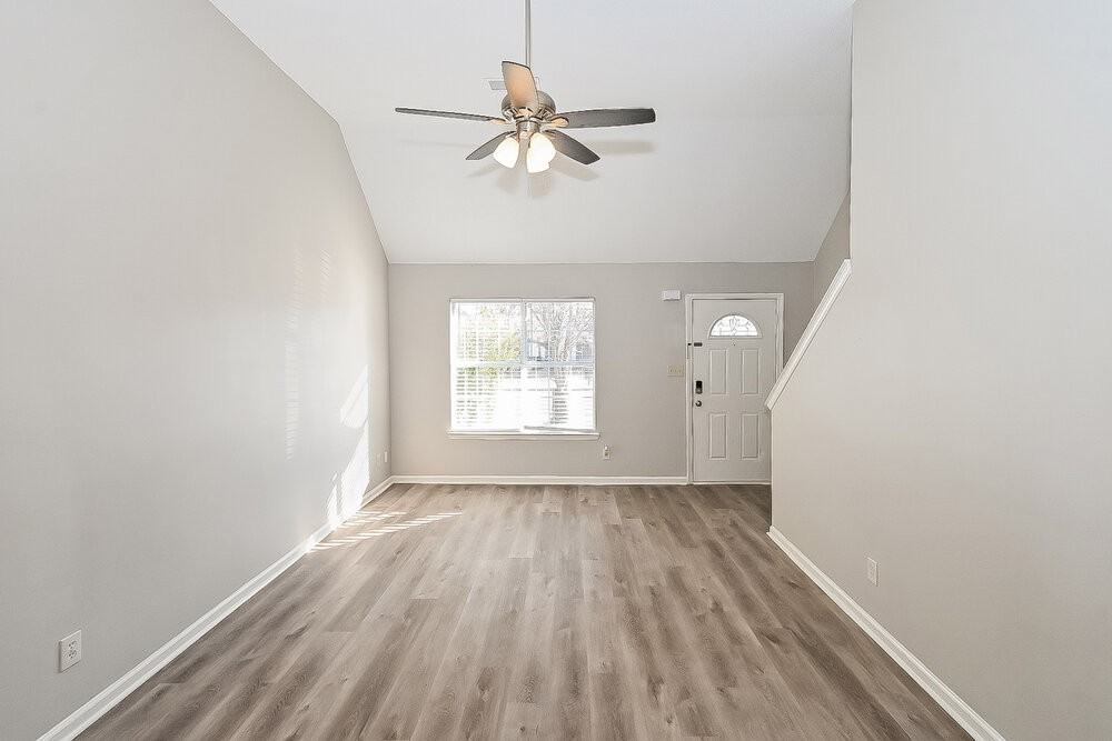 1029 Jessica Lauren Dr - Photo 5 of 17